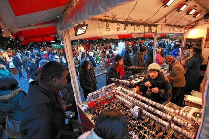 new-york-city-christmas-holiday-lights-and-markets-walking-tour