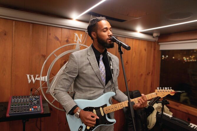 new-york-city-dinner-cruise-with-live-music