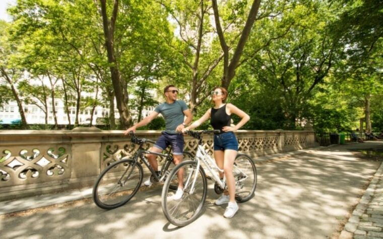 new-york-city-discover-pass-with-hop-on-hop-off-bus-tour