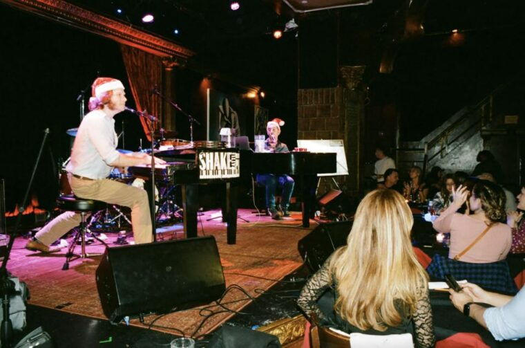 new-york-city-dueling-pianos-show