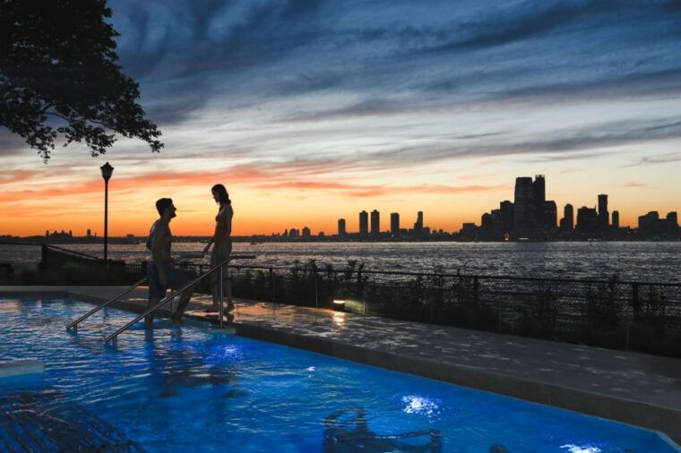 new-york-city-entry-ticket-to-qc-ny-spa-on-governors-island