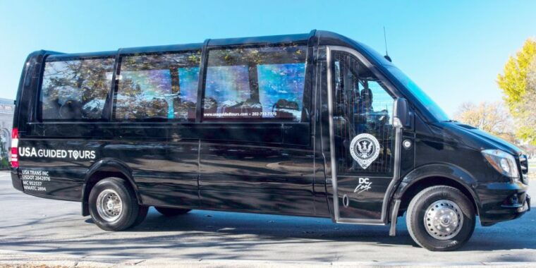 new-york-city-guided-bus-tour-at-night