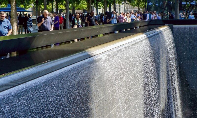 new-york-city-guided-highlights-bus-tour-and-ferry-ride