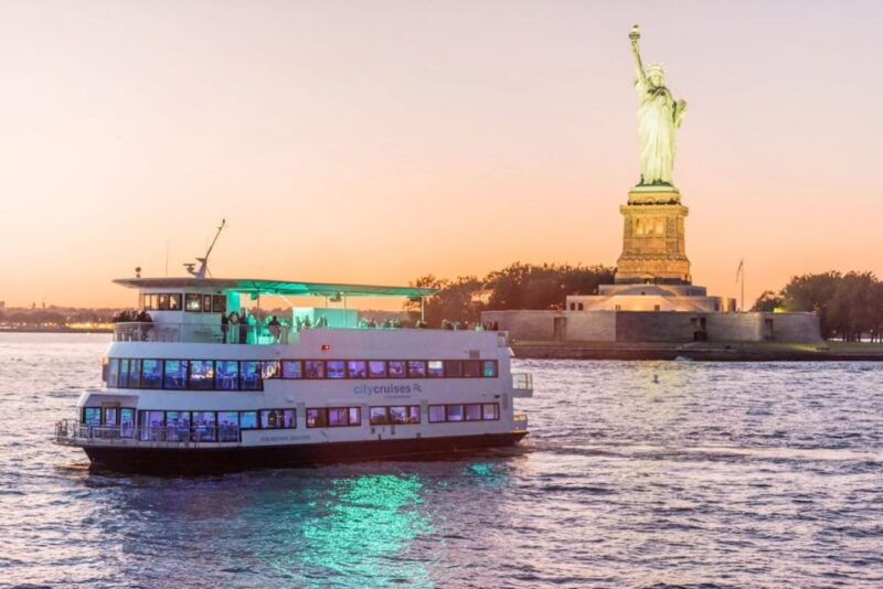 new-york-city-harbor-cruise-with-brunch-buffet-from-pier-15