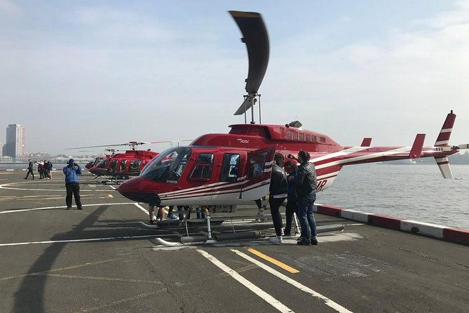 new-york-city-helicopter-tour-with-statue-of-liberty-views
