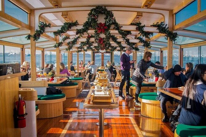 new-york-city-holiday-brunch-cruise-on-classic-boat-2