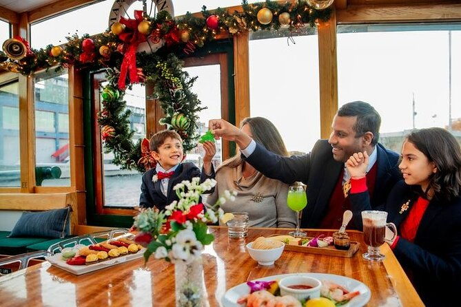 new-york-city-holiday-brunch-cruise-on-classic-boat-2