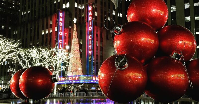 new-york-city-holiday-lights-extravaganza-walking-tour