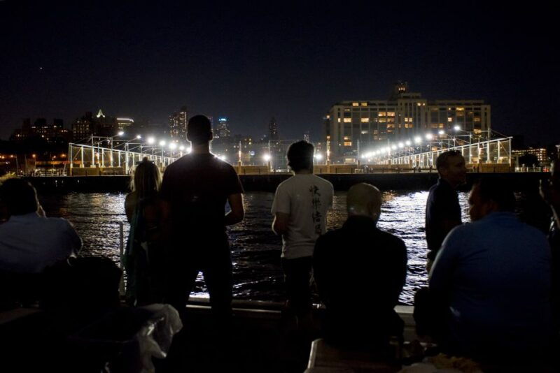 new-york-city-lights-schooner-cruise