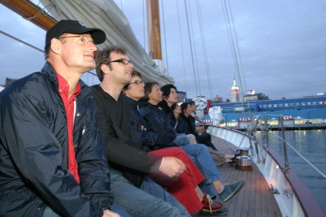 new-york-city-lights-schooner-cruise