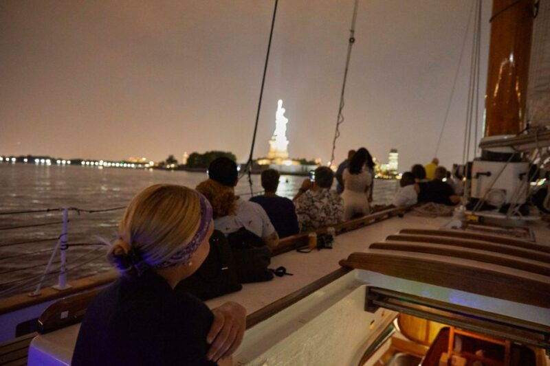 new-york-city-lights-schooner-cruise
