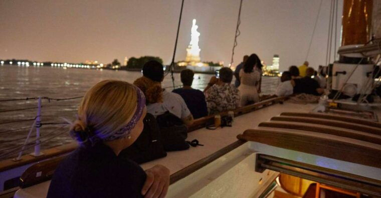 new-york-city-lights-schooner-cruise