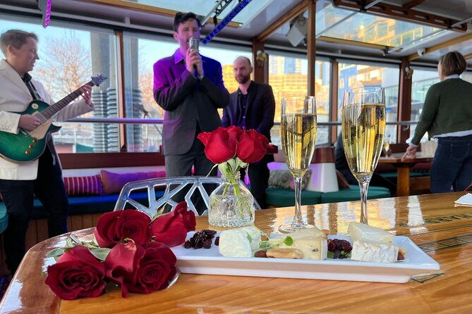 new-york-city-live-music-sightseeing-serenade-cruise