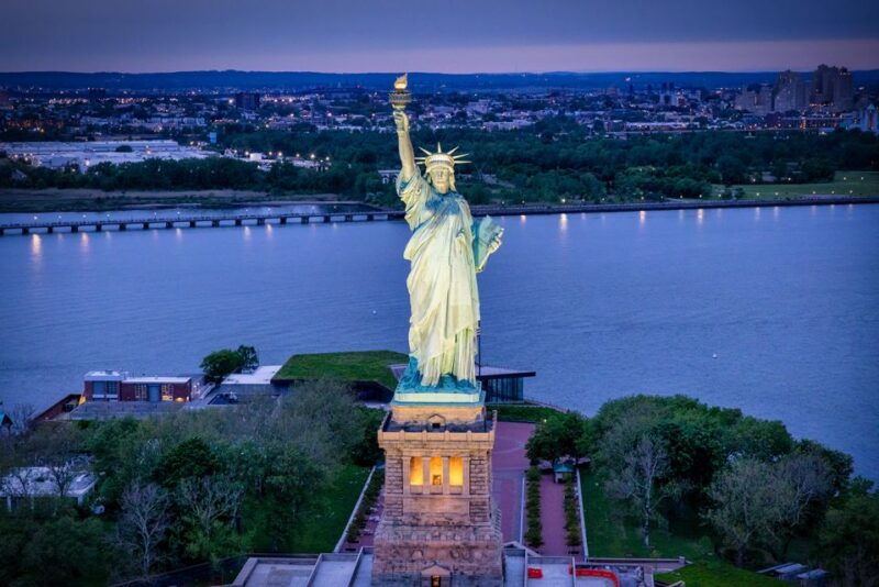 new-york-city-romantic-helicopter-proposal