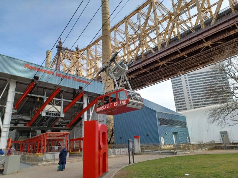 new-york-city-roosevelt-island-walking-tour-with-tram-ride