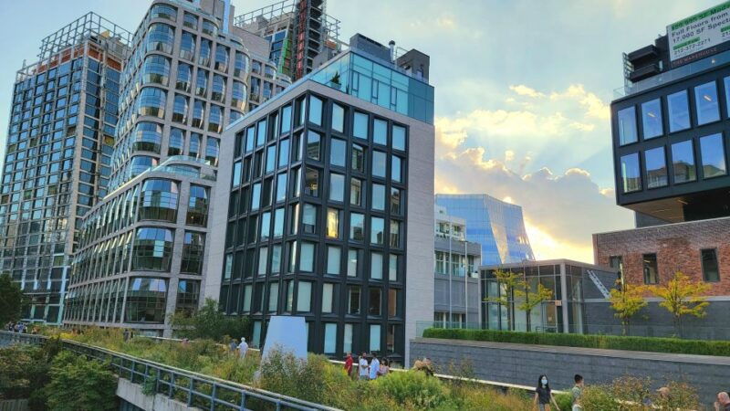 new-york-city-secrets-of-high-line-park-walking-tour