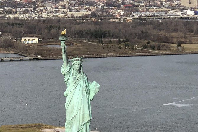 new-york-city-skyline-helicopter-tour-from-new-jersey
