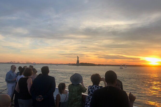new-york-city-skyline-sunset-and-night-cruise