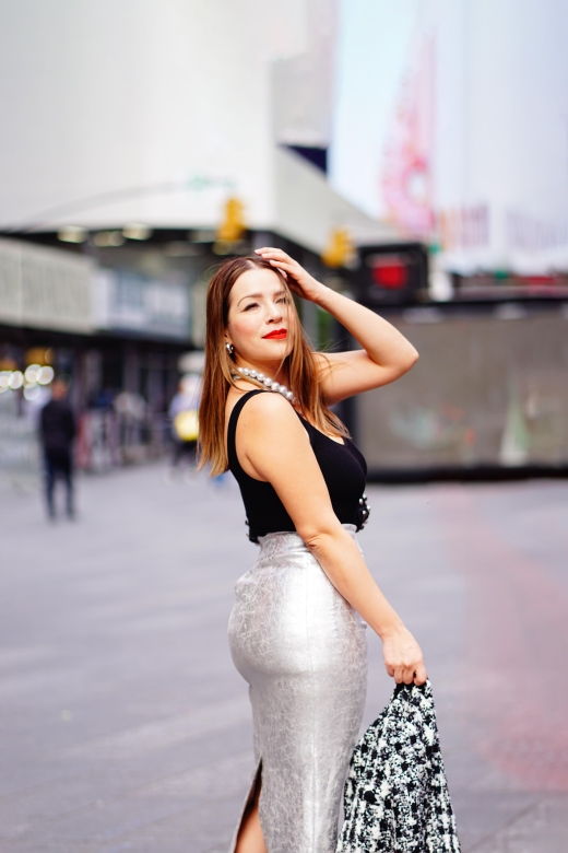 new-york-city-solo-or-couples-photoshoot-in-times-square