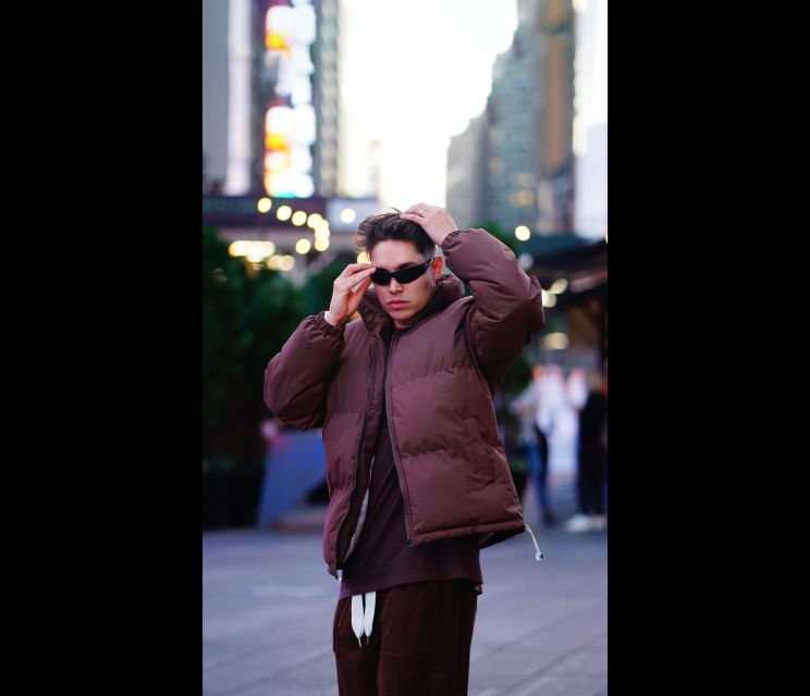 new-york-city-solo-or-couples-photoshoot-in-times-square