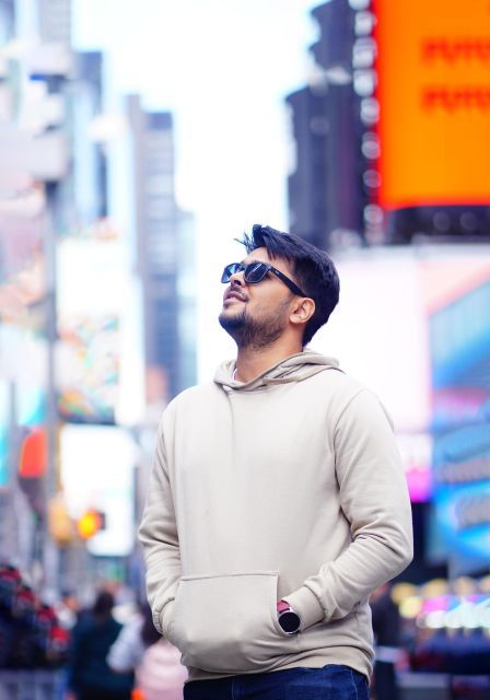 new-york-city-solo-or-couples-photoshoot-in-times-square