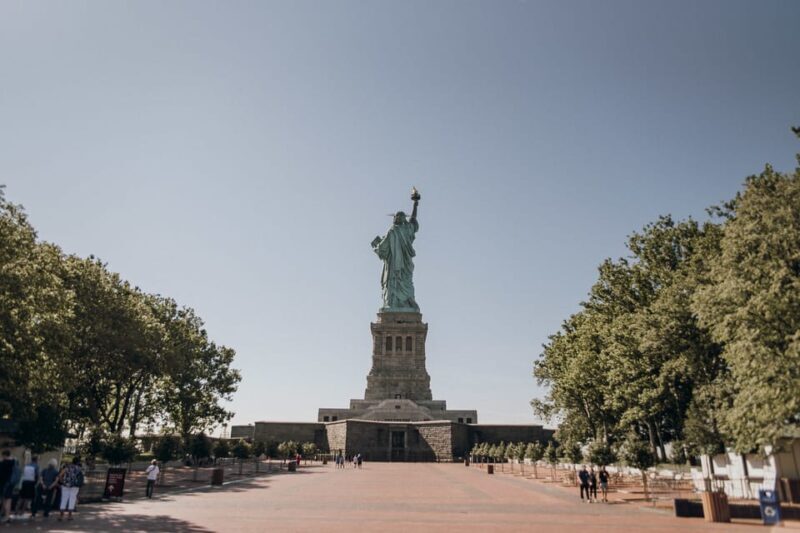 New York City: Statue of Liberty & Battery Park Guided Tour - Who Should Consider This Tour?