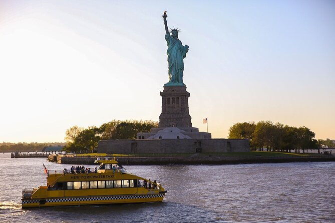 new-york-city-statue-of-liberty-super-express-cruise