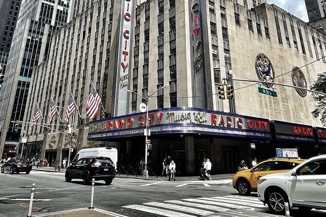 new-york-city-superheroes-tour-marvel-and-dc-comics-origins