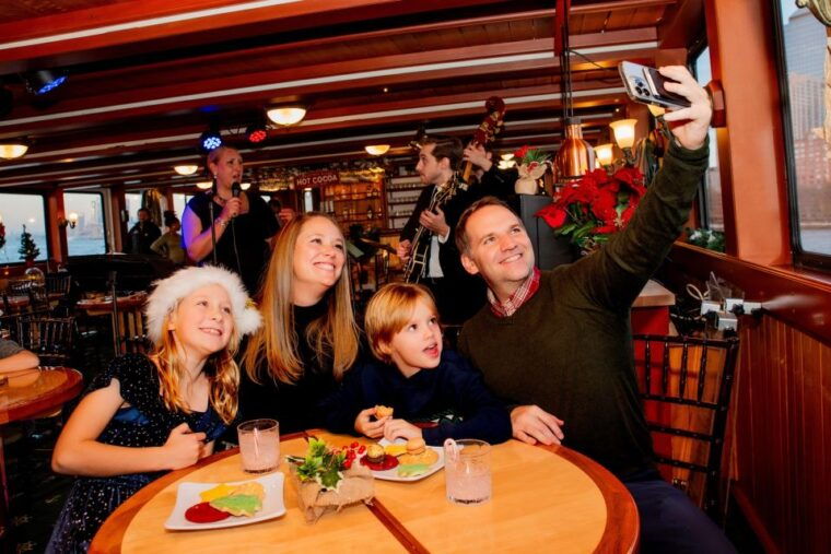 new-york-city-weekend-holiday-brunch-cruise