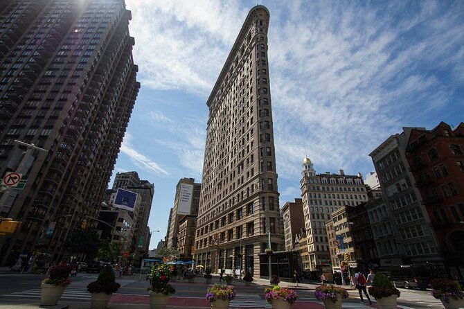 new-york-citys-iconic-christmas-tour