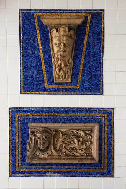 new-york-citysubway-stations-murals-and-people-photo-tour