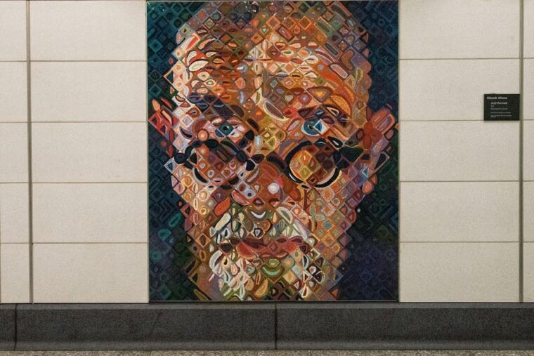 new-york-citysubway-stations-murals-and-people-photo-tour