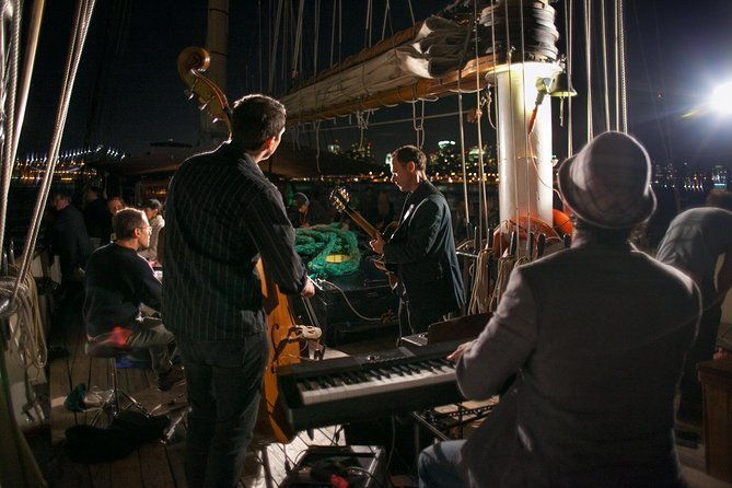 new-york-harbor-wine-and-jazz-sail-aboard-clipper-city