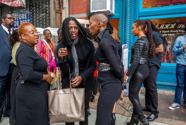 new-york-harlem-gospel-walking