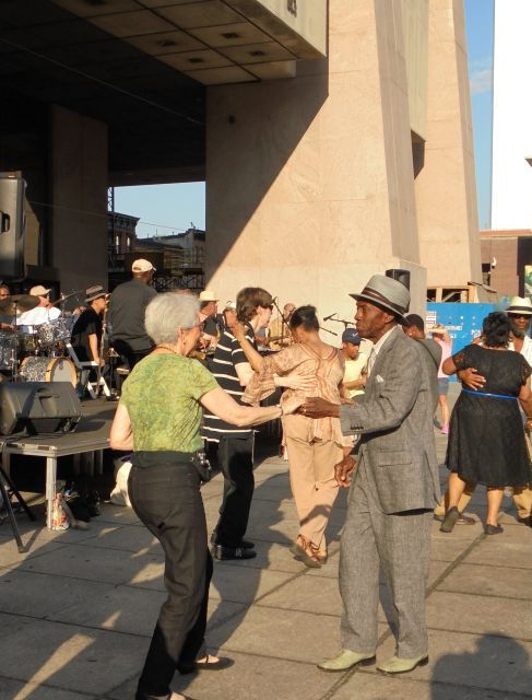 new-york-harlem-swing-dance-history-stroll-and-dance-class