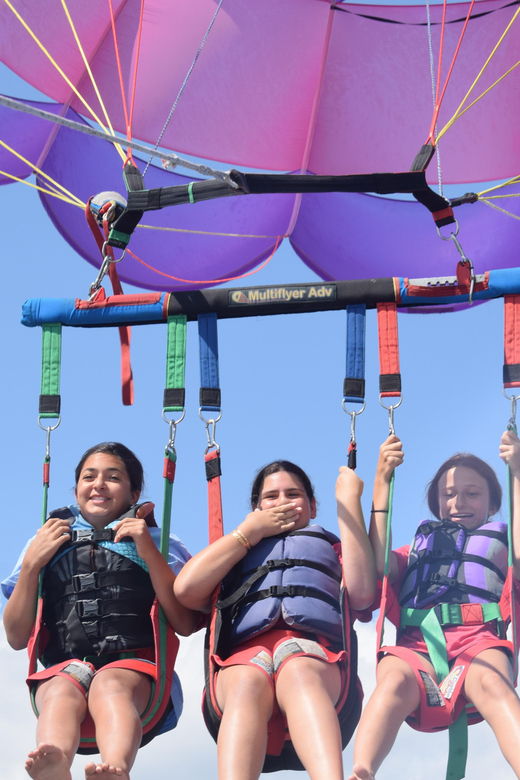 new-york-lake-george-parasailing-experience