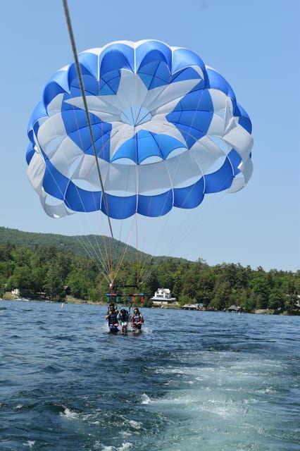 new-york-lake-george-parasailing-experience