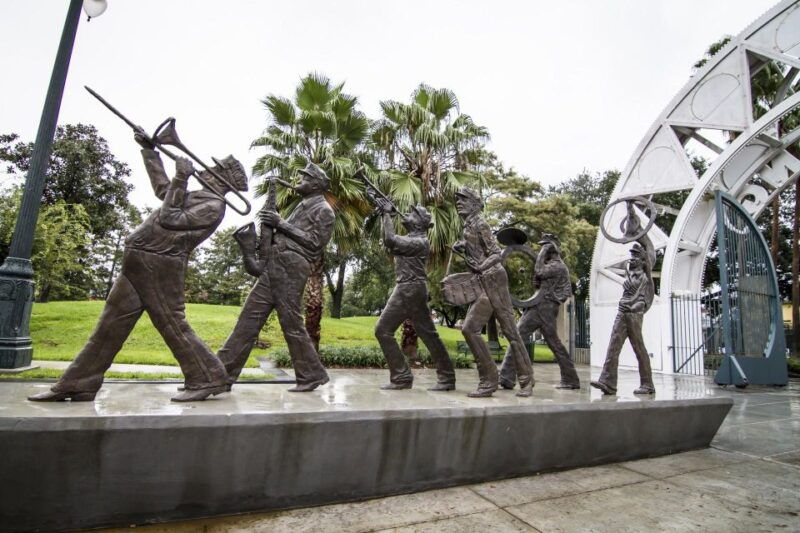 new-york-louis-armstrong-private-walking-tour-with-concert