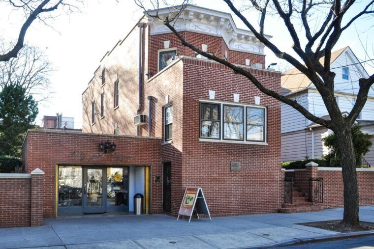 new-york-louis-armstrong-private-walking-tour-with-concert