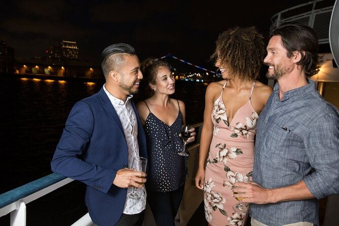 new-york-statue-of-liberty-and-happy-hour-cruise-combo