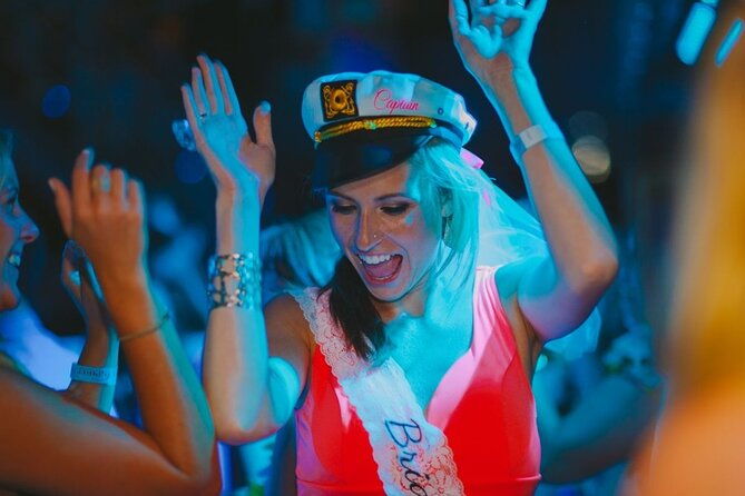 new-york-statue-of-liberty-and-happy-hour-cruise-combo