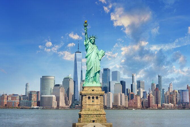 new-york-statue-of-liberty-and-happy-hour-cruise-combo