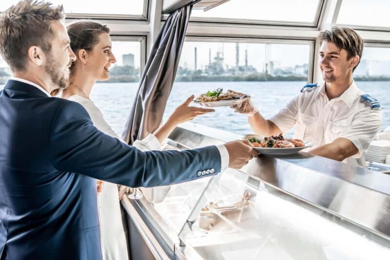 Newcastle: Harbour Dinner Cruise with Live Music - Key Points