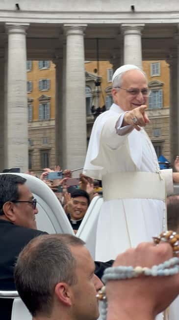 Newlywed couples blessing during Pope Leone XIV audience - Who Is This Tour Best Suited For?