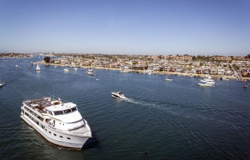 newport-beach-champagne-and-brunch-buffet-cruise