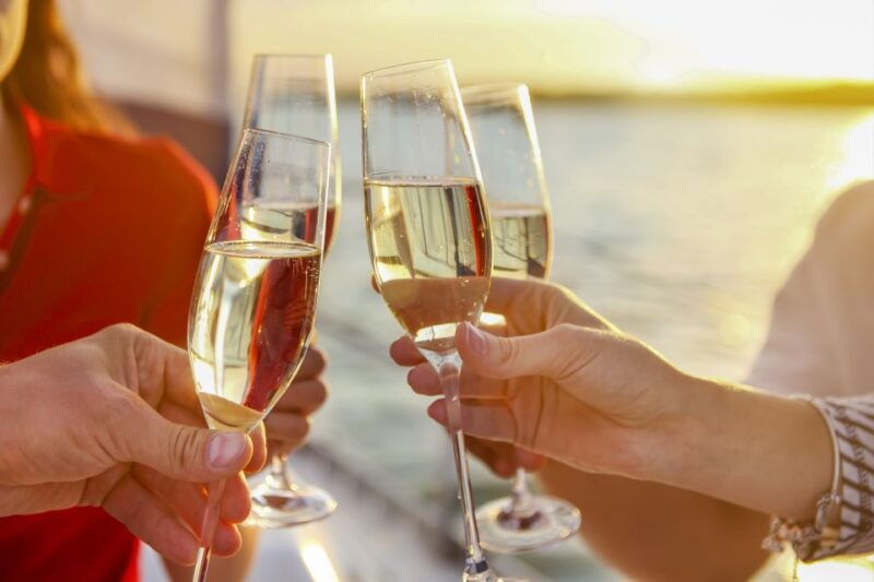 newport-beach-champagne-and-brunch-buffet-cruise