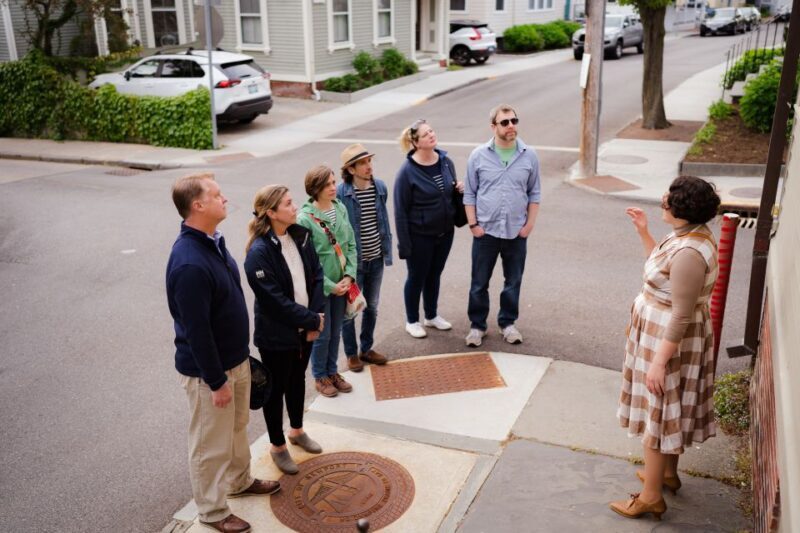 Newport: Golden to Gilded Age Guided Walking Tour - Authentic Insights from Reviewers