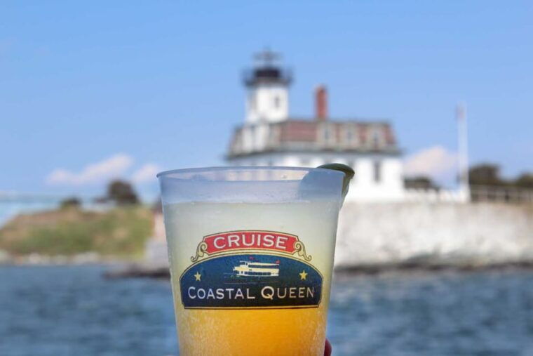 newport-ri-lighthouse-and-mimosa-cruise