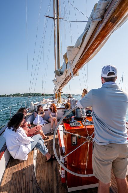 newport-schooner-sailing-tour