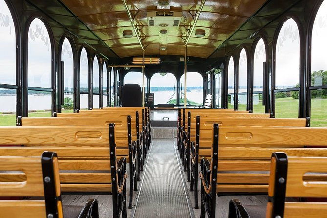 newport-trolley-tour-with-breakers-mansion-viking-tours
